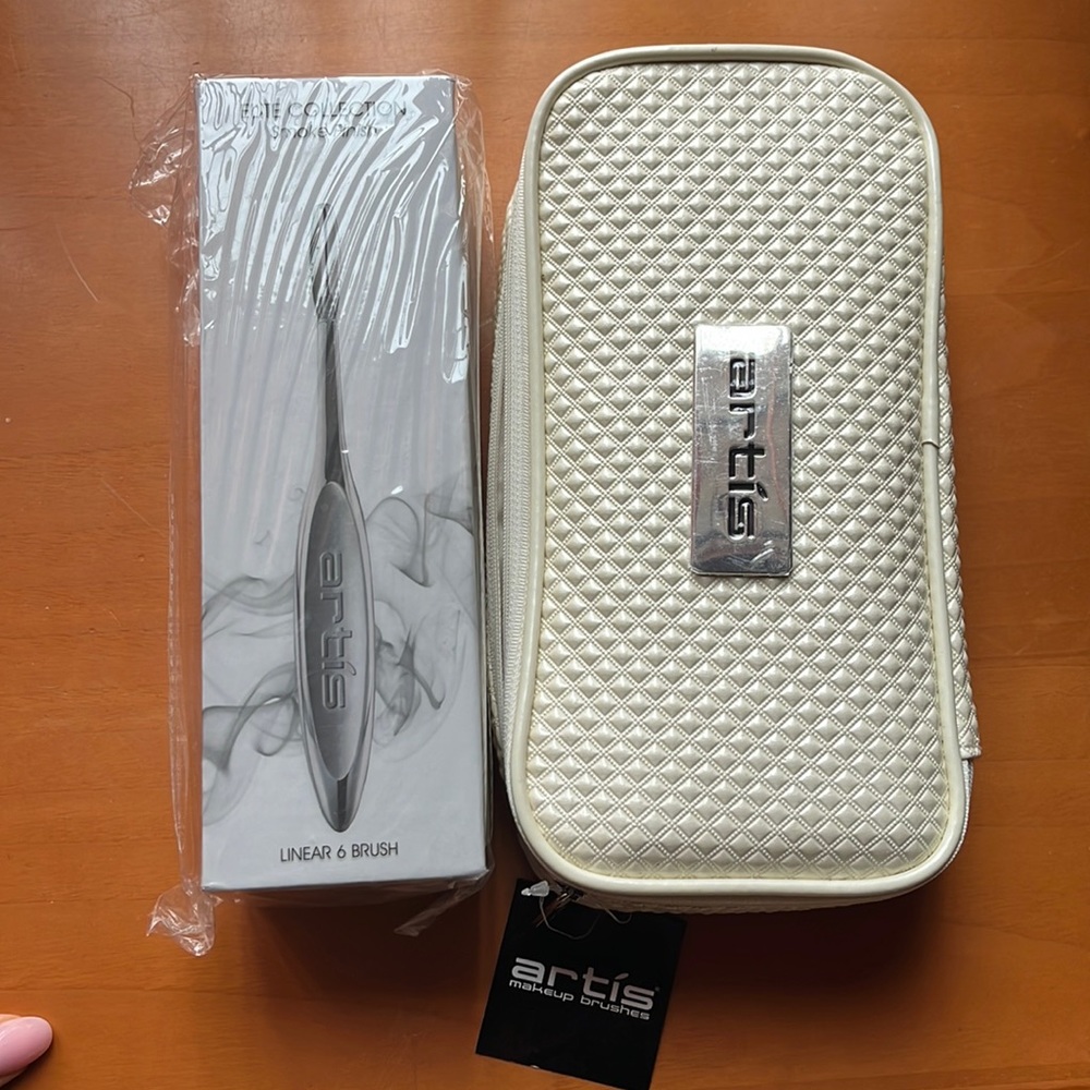 Artis Brush Linear 6 Eye brush makeup case